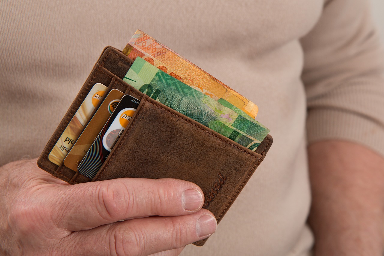 The Benefits of Using Wallets for Educational Institutions